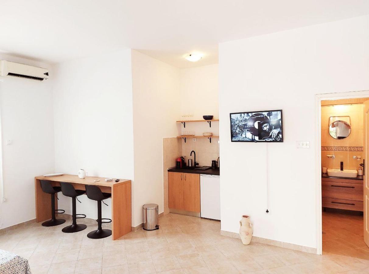 Apartmani Radovic Bijela Ngoại thất bức ảnh