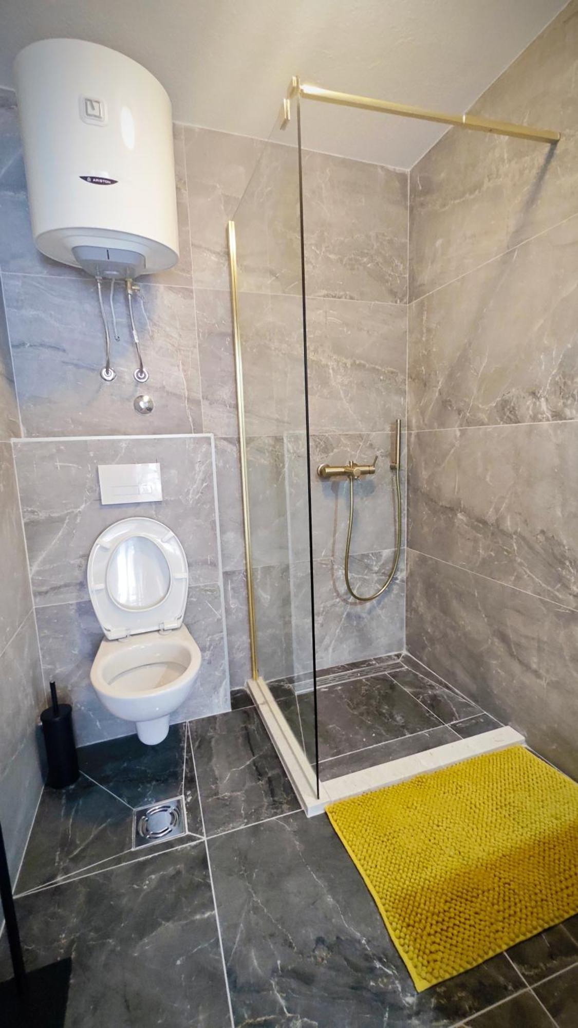 Apartmani Radovic Bijela Ngoại thất bức ảnh