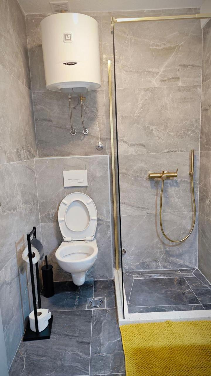 Apartmani Radovic Bijela Ngoại thất bức ảnh