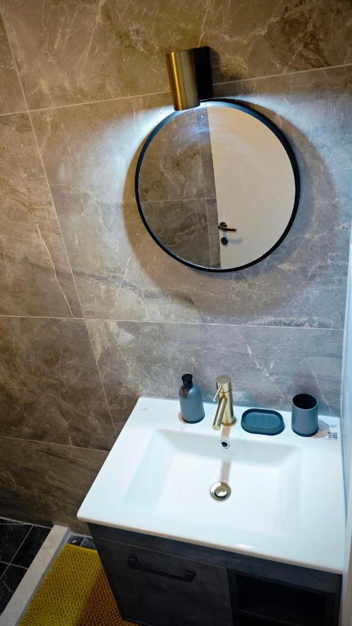 Apartmani Radovic Bijela Ngoại thất bức ảnh