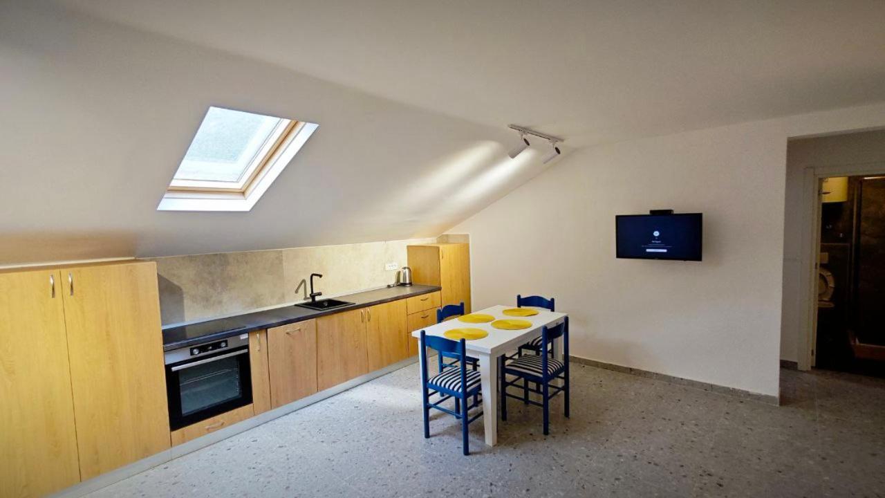 Apartmani Radovic Bijela Ngoại thất bức ảnh